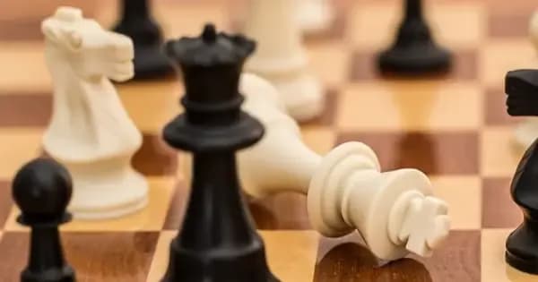 Czy w szachach można przeskakiwać swoje pionki? Oto zasady ruchu Czy w szachach można przeskakiwać swoje pionki? Oto zasady ruchu