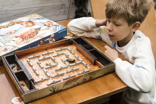 Najlepsze gry planszowe dla 13-latka, które zachwycą każdego nastolatka Najlepsze gry planszowe dla 13-latka, które zachwycą każdego nastolatka